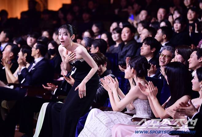 19일 제46회 청룡영화상 시상식이 여의도 KBS홀에서 열렸다. 여우조연상 수상한 배우 박지현. 여의도=송정헌 기자songs@sportschosun.com/2025.11.19/
