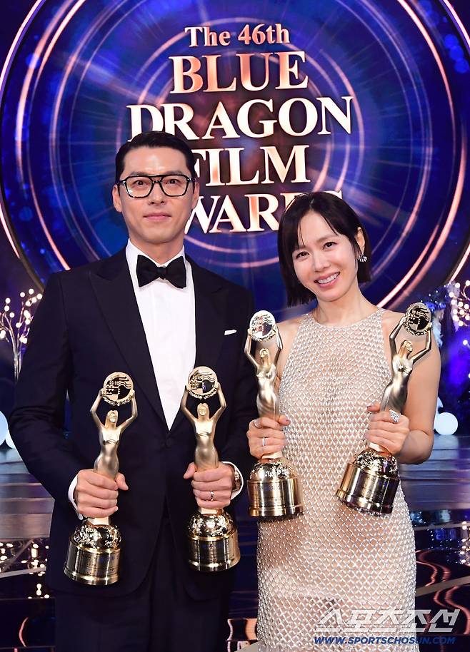 남녀주연상을 수상한 현빈, 손예진.