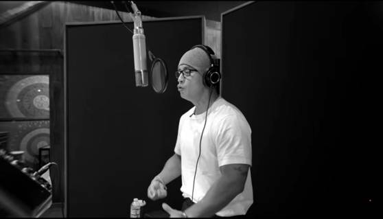 병역기피 혐의로 20년 넘게 입국이 제한되고 있는 스티븐유(한국명 유승준)가 저스디스의 신곡 'HOME HOME'에 피처링으로 참여했다./저스디스 유튜브