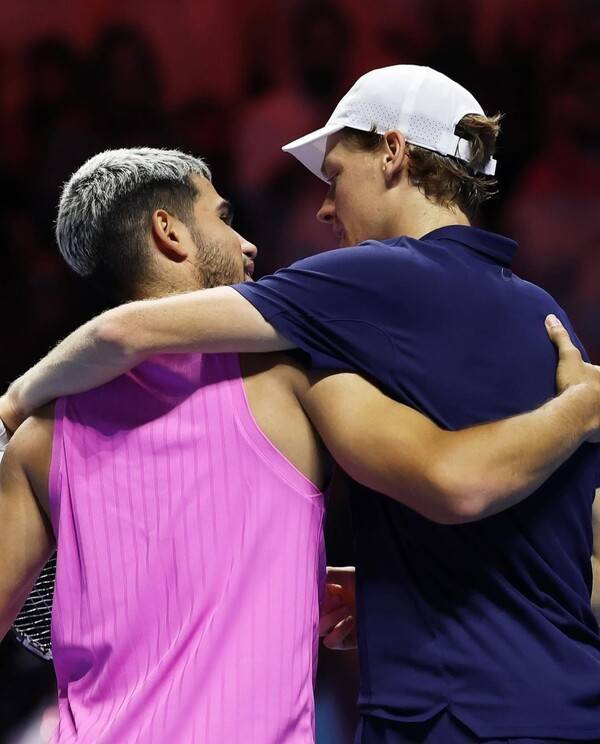 올해 그랜드슬램을 포함해 ATP 투어 결승에서 6차례나 치열한 승부를 펼치고도 뜨거운 우정을 보여줘 귀감이 된 카를로스 알카라스와 야니크 시너. 알카라스 인스타그램