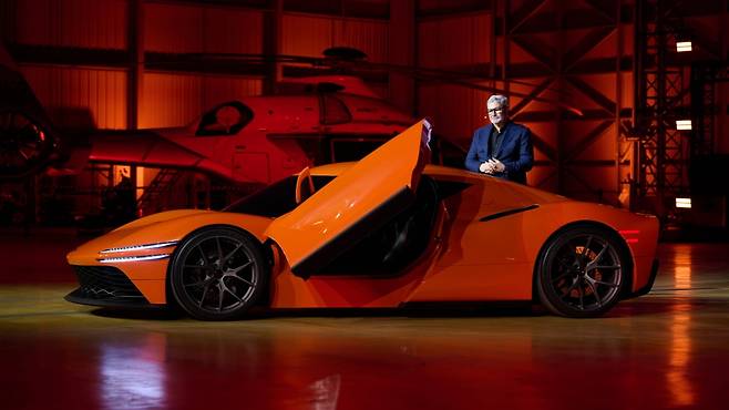 20일(현지시간) 프랑스 남부 르 카스텔레에 위치한 폴리카르 서킷에서 열린 '마그마 월드 프리미어' 행사에서 공개된 마그마 GT 콘셉트카. 사진=제네시스.