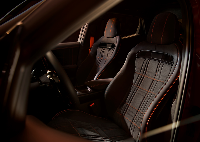 ‘마그마 전용 파워 10-Way 버킷시트’ [제네시스 브랜드 제공]