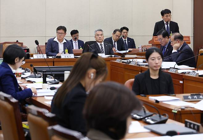 지난 17일 서울 여의도 국회 보건복지위원회 전체회의에서 지역의사 관련 법안에 대한 공청회가 열리고 있다.[연합]
