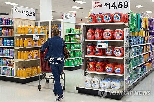 LA의 한 마트서 장 보는 미국 소비자 [EPA 연합뉴스 자료사진. 재배포 및 DB 금지]