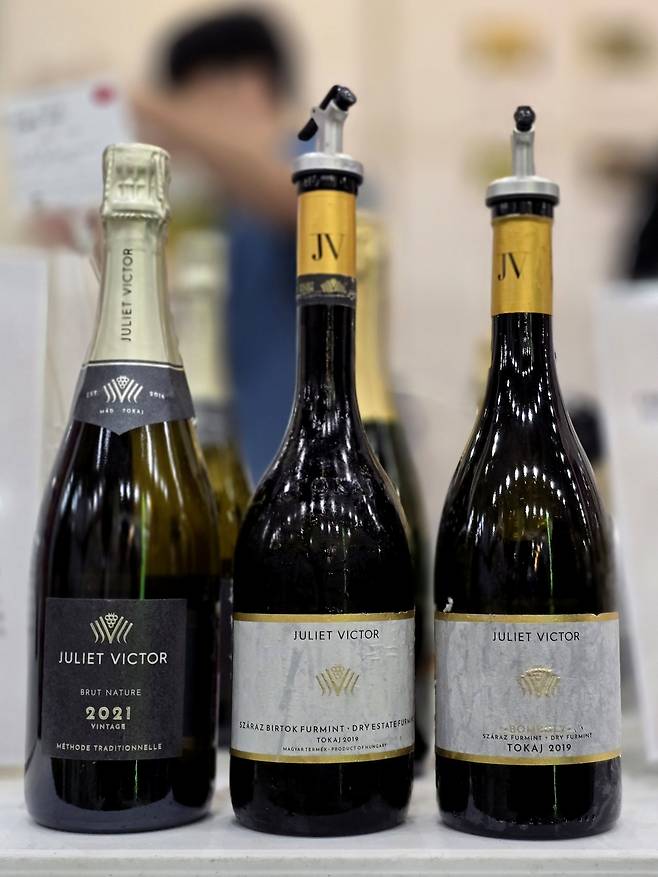 줄리엣 빅토르 전통방식 스파클링 와인과 드라이 화이트. 최현태 기자