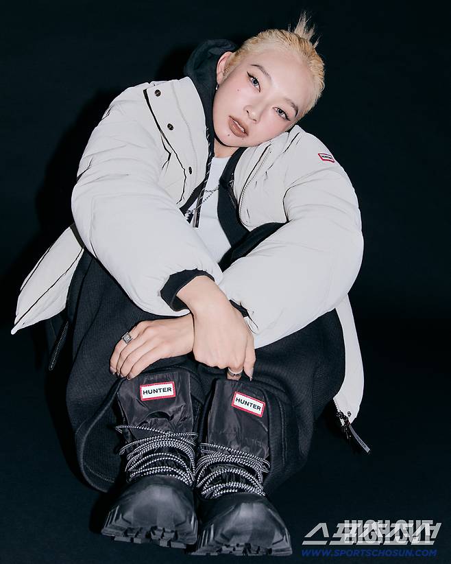 댄서 쿄카 하이컷X헌터 콜라보 화보 공개. 사진제공=하이컷 매거진