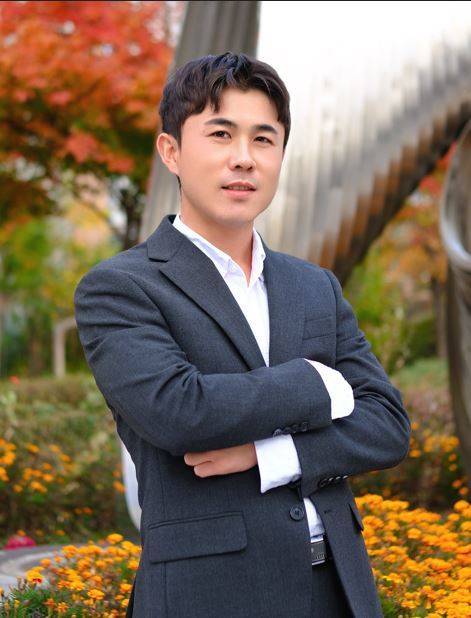 지난해 8월 분계선을 넘어 한국으로 귀순한 전 북한군 상사 강민국 씨.