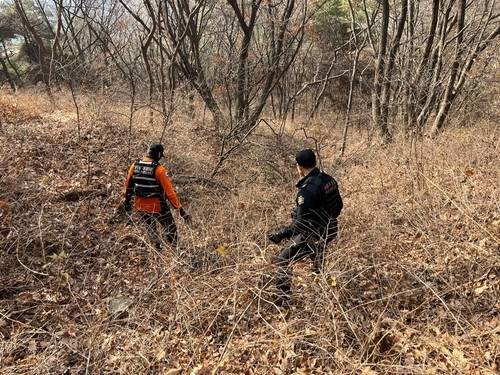 계양산 수색 중인 소방 당국 / 사진=인천소방본부 제공