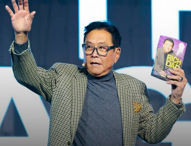 비트코인 장기 낙관론을 펼쳐온 로버트 기요사키가 최근 비트코인 보유 물량을 대거 매도했다./사진= 로버트 기요사키 인스타그램 캡쳐