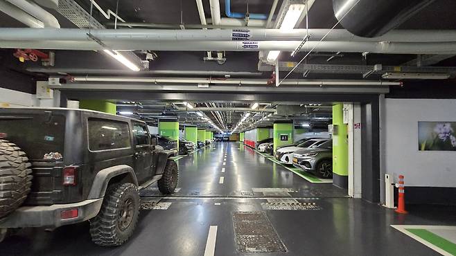 이스라엘 북부도시 하이파에 위치한 람밤병원 지하. 평상시에는 주차장으로 쓰인다. 하이파=천예선 기자