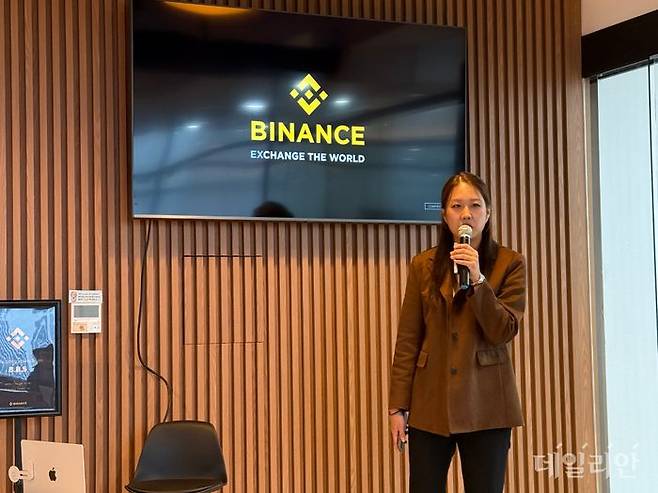 김민재 바이낸스 조사전문관이 24일 서울 서대문구에서 열린 '제 2회 바이낸스 블록체인 스터디'에서 아시아태평양 지역 투자 사기 조직의 자금 동결 성공 사례를 발표하고 있다. ⓒ데일리안 황지현 기자