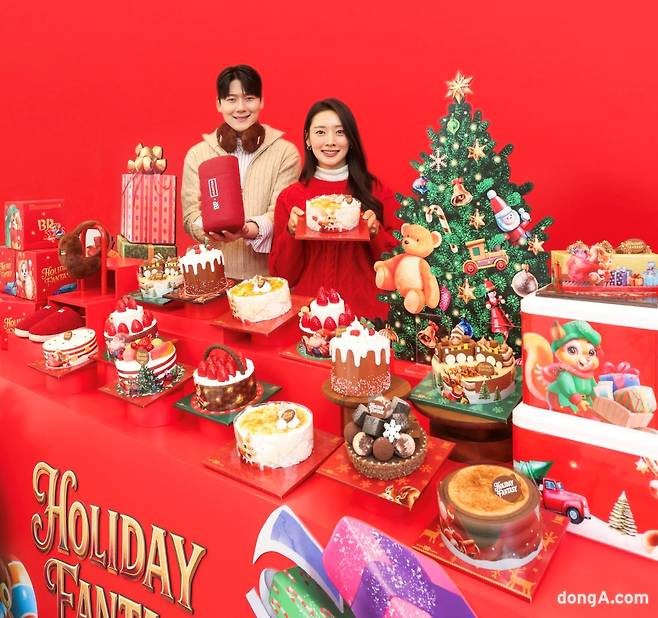 배스킨라빈스는 24일 서울 강남구 소재 ‘워크샵 by 배스킨라빈스에서 2025년 크리스마스 케이크를 공개했다.