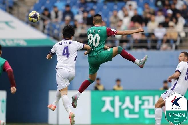 김현오(사진 오른쪽). 사진=한국프로축구연맹