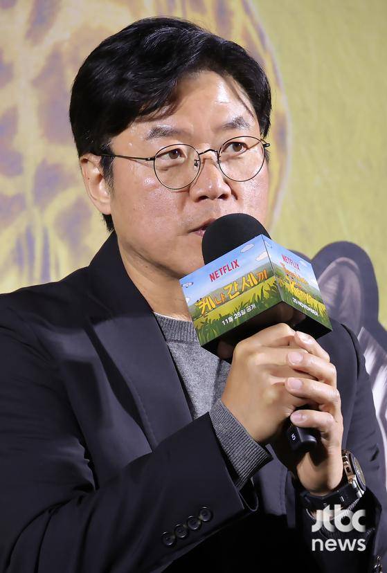 25일 오전 서울 용산 CGV 아이파크몰에서 넷플릭스(Netflix) 예능 '케냐 간 세끼' 제작발표회가 열렸다. 나영석, 김예슬 PD, 이수근, 은지원, 규현이 참석했다. 박세완 엔터뉴스팀 기자 park.sewan@jtbc.co.kr