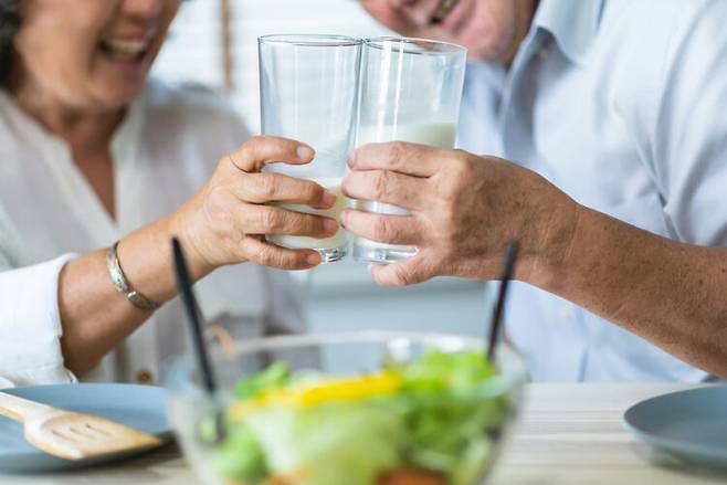 노년층 진료비 증가의 핵심 요인으로 뽑히는 질환은 근골격계 질환이다. 사진=우유자조금관리위원회