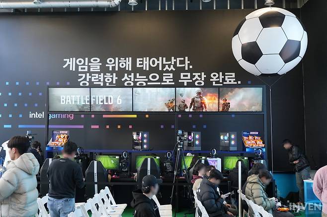 ▲ 입구에 들어서자마자 좌측을 보니, 혹시 PC방인가요?