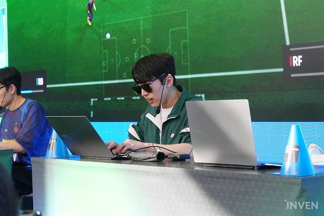 ▲ 핸디캡으로 선글라스? 방배우의 대단한 여유