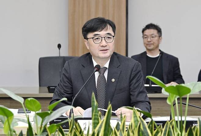 [서울=뉴시스] 임기근 기획재정부 차관이 25일 오전 서울 영등포구 한국수출입은행에서 '제5회 민간투자사업심의위원회 본회의'를 주재하고 있다. (사진=기획재정부 제공) 2025.11.25. photo@newsis.com *재판매 및 DB 금지