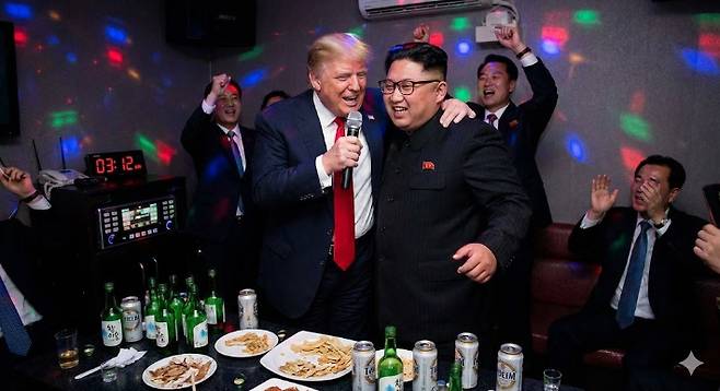기자가 구글의 나노 바나나 프로를 활용해 제작한 생성 이미지. 도널드 트럼프 미국 대통령과 김정은 북한 국무위원장이 노래방에서 노래를 부르고 있는 가상의 모습. AI생성 이미지