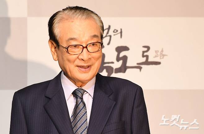 황진환 기자