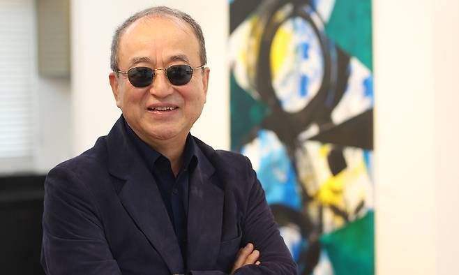 한국 서정시 1000편에 곡을 붙인 ‘시 노래’ 프로젝트를 완성한 그룹 ‘산울림’의 김창훈은 “작곡을 위해 글감을 찾다가 시를 접하게 됐는데, 보물섬을 만난 느낌이었다”며 “시를 필사하다 보면 저절로 운율이 떠오른다”고 말했다. 김창훈 제공