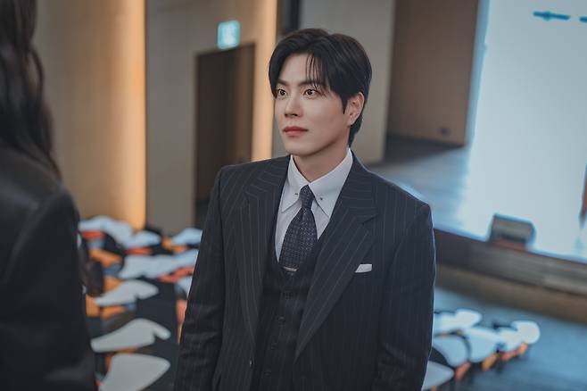 배우 홍종현 티빙 드라마 ‘친애하는 X’ 출연 장면. 사진 티빙