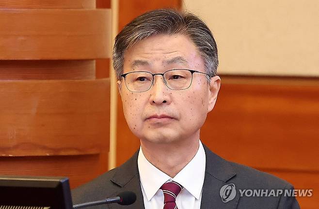 변론기일 출석한 최재해 감사원장 (서울=연합뉴스) 이진욱 기자 = 최재해 감사원장이 12일 서울 종로구 헌법재판소에서 열린 탄핵심판 첫 변론기일에 출석해 있다. 2025.2.12 [공동취재] cityboy@yna.co.kr