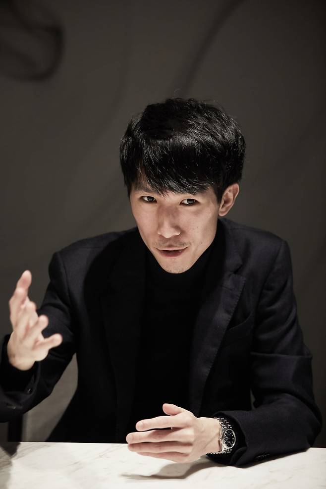 지난 11월 24일 오후 서울 강남구 L7호텔에서 한국경제신문 아르떼와 인터뷰 중인 피아니스트 에릭 루. ⓒ문덕관