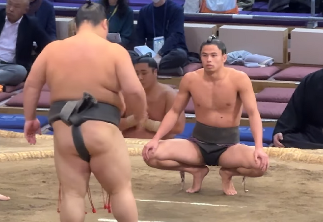 ‘슬림 리키시’ 야마토(오른쪽) [유튜브 SUMO CHANNEL 캡처]