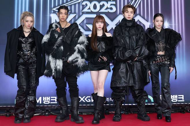 [서울=뉴시스] 정병혁 기자 = 올데이 프로젝트가 14일 인천 영종도 인스파이어아레나에서 열린 