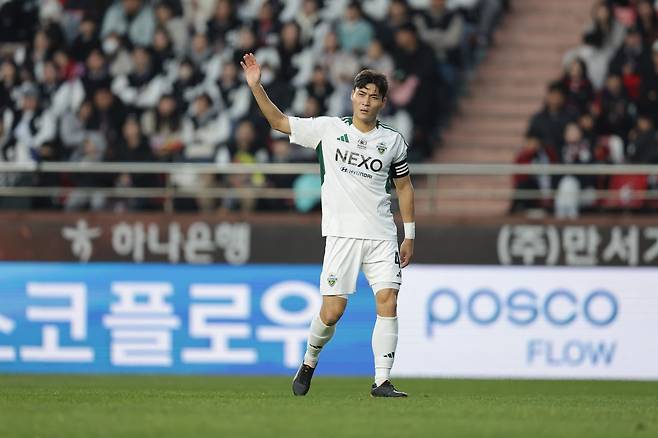 울산 이동경, 전북 박진섭(사진), 대전하나 주민규는 ‘2025 동아스포츠대상’의 유력한 수상 후보다. 수상자는 12월 2일 오후 3시 서울 성북구 고려대 백주년기념삼성관에서 열릴 시상식에서 발표된다. 사진제공｜한국프로축구연맹