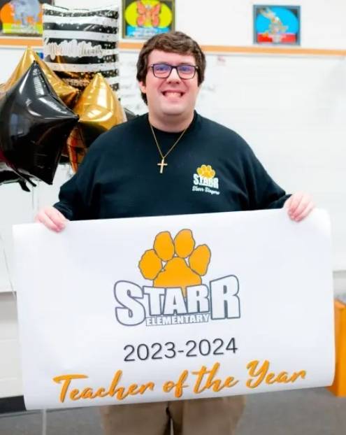 미국 사우스캐롤라이나주 스타 초등학교에서 '2023년 올해의 교사' 상을 수상한 딜런 로버트 듀크스. 출처=뉴욕포스트