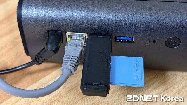 메모리 카드 리더나 외부 저장장치 파일을 백업할 수 있다. (사진=지디넷코리아)