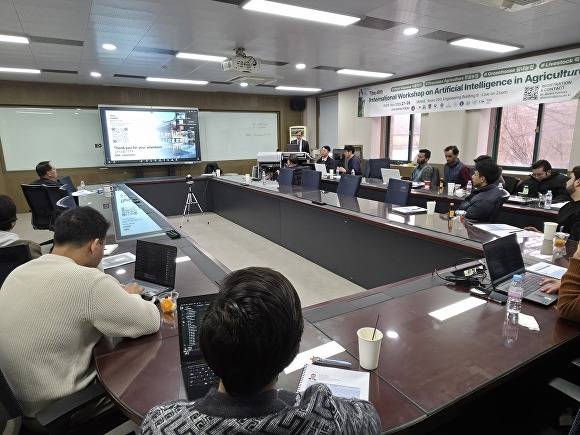 AI 기반 스마트농업 기술 국제워크숍이 열리고 있다. [사진=전북대학교 ]