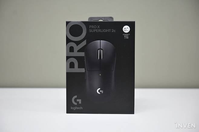 ▲ 대칭형 + 작은 크기 + 로지텍! 좋은 건 다 가져온 '로지텍 G PRO X 슈퍼라이트 2c'