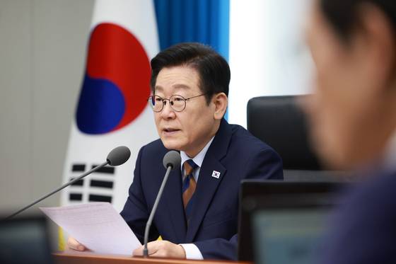이재명 대통령이 지난 27일 서울 용산 대통령실에서 열린 수석보좌관회의에서 발언하고 있다. 연합뉴스
