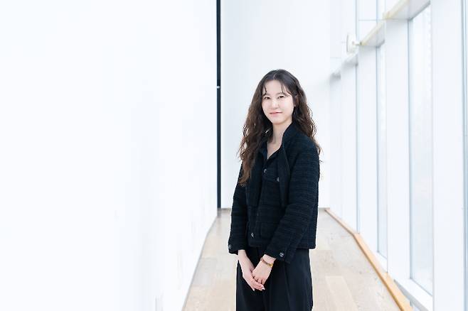 김인하 PD는 패널 역할에 대해 "어쩌면 제작진보다 더 프로그램의 주인이시다. 정말로 본인의 생각을 얘기한다. 게스트 분들도 공개 전 영상을 다 보고 오신 뒤에 참석하는 것"이라며 "초반 사건이 많다 보니 패널 분량이 더 많아 보이는 것 같다"고 밝혔다. 티빙 제공