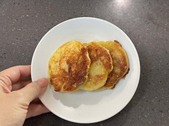 완성된 감자호떡 요리