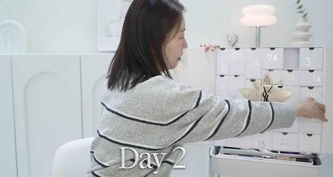 생 로랑의 어드벤트 캘린더 @YOOTRUE ON AIR