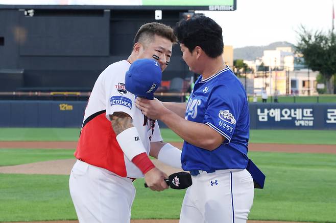 지난 10일 광주 KIA챔피언스필드에서 열린 오승환 은퇴투어 행사 때 나온 최형우. 삼성 제공