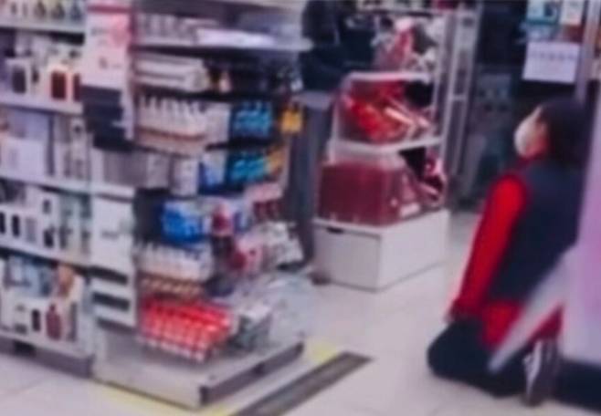 전남 순천의 한 다이소 매장에서 벌어진 갑질 논란. [온라인 커뮤니티 갈무리]