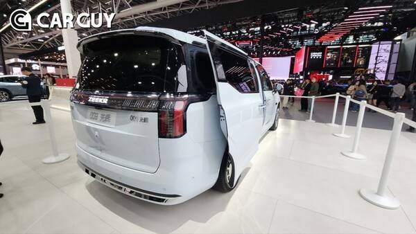 지커 MPV 009