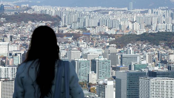 서울 중구 남산에서 바라본 아파트 단지의 모습./뉴스1