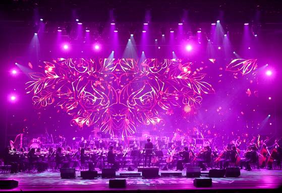 '라포엠 심포니 인 러브' 공연이 29일과 30일 서울 세종문화회관 대극장에서 열렸다. 이날 공연엔 지휘자 여자경과 KBS교향악단이 함께했다. 장진영 기자