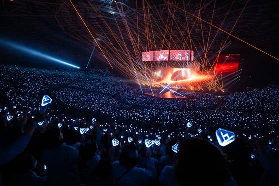 임영웅은 2025 전국투어 콘서트 ‘IM HERO’ 서울 공연에는 총 6만 여명의 팬이 다녀갔다. 사진 물고기뮤직