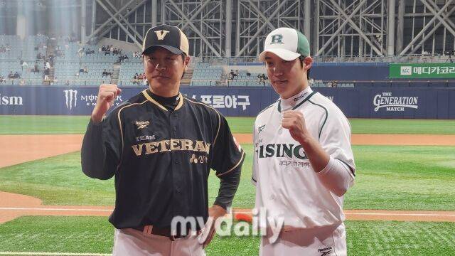'팀 베테랑' 강민호 감독과 '팀 라이징' 원태인 감독./고척=김경현 기자