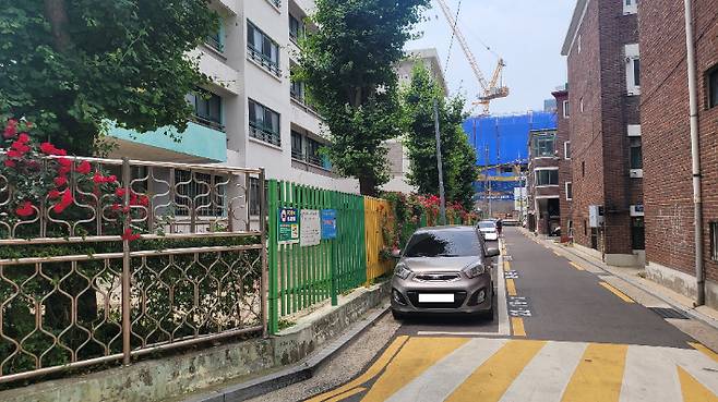 1차 피해자 시신이 유기된 현장을 다시 살펴보러 온 김 경감의 경차가 주차돼있다. 김장수 경감 제공