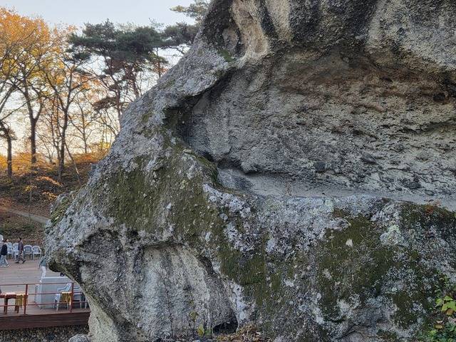 골굴사에 남아 있는 신라시대부터 전해오고 있는 혈사.