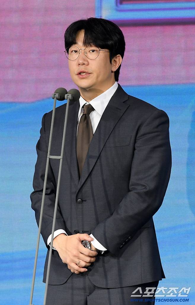 2025 리얼글러브 어워드가 1일 서울 광진구 그랜드 워커힐에서 열렸다. 한국프로야구선수협회 회장 양현종이 인사말을 하고 있다. 박재만 기자 pjm@sportschosun.com/2025.12.01/