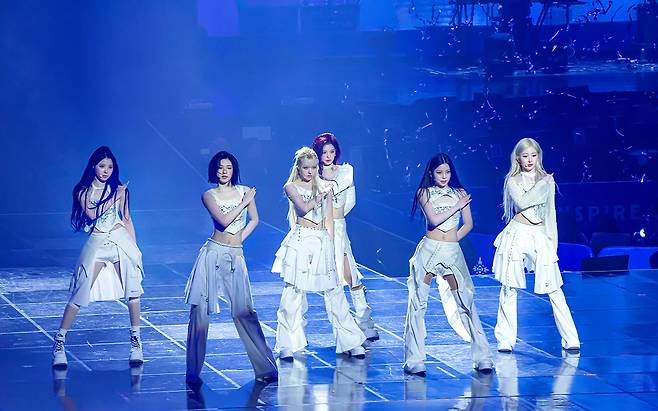Girl group NMIXX performs during its first world tour, ″Episode 1: Zero Frontier,″ held at Inspire Arena in Incheon on Nov. 29 and 30. [JYP ENTERTAINMENT]